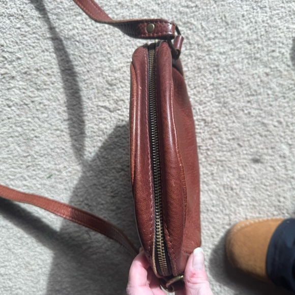 Portland Leather Brown Crossbody Bag - Picture 3 of 4